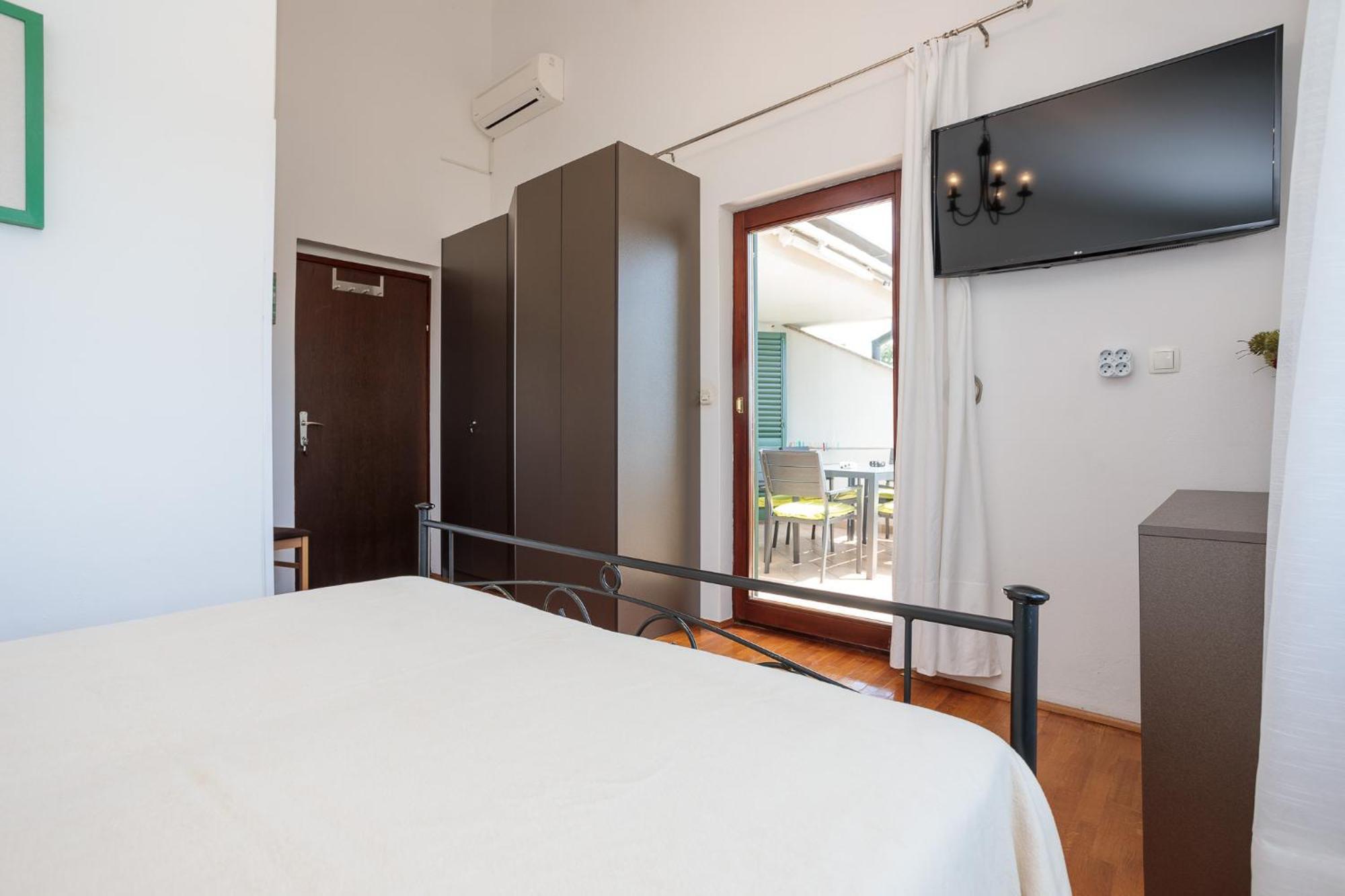 קרק Apartments Delfin מראה חיצוני תמונה