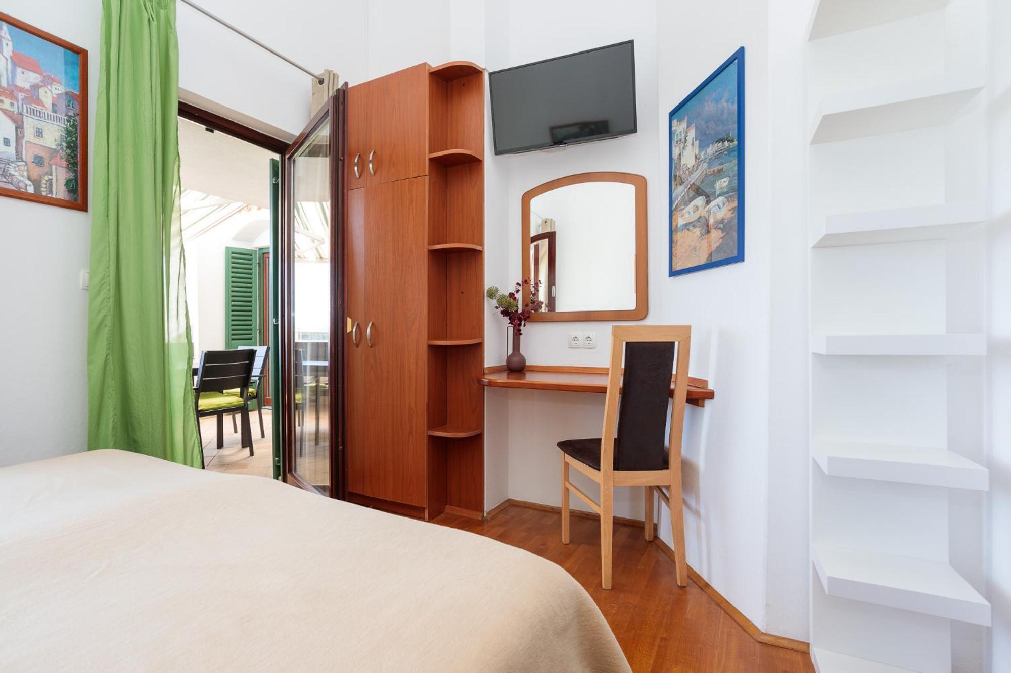 קרק Apartments Delfin מראה חיצוני תמונה