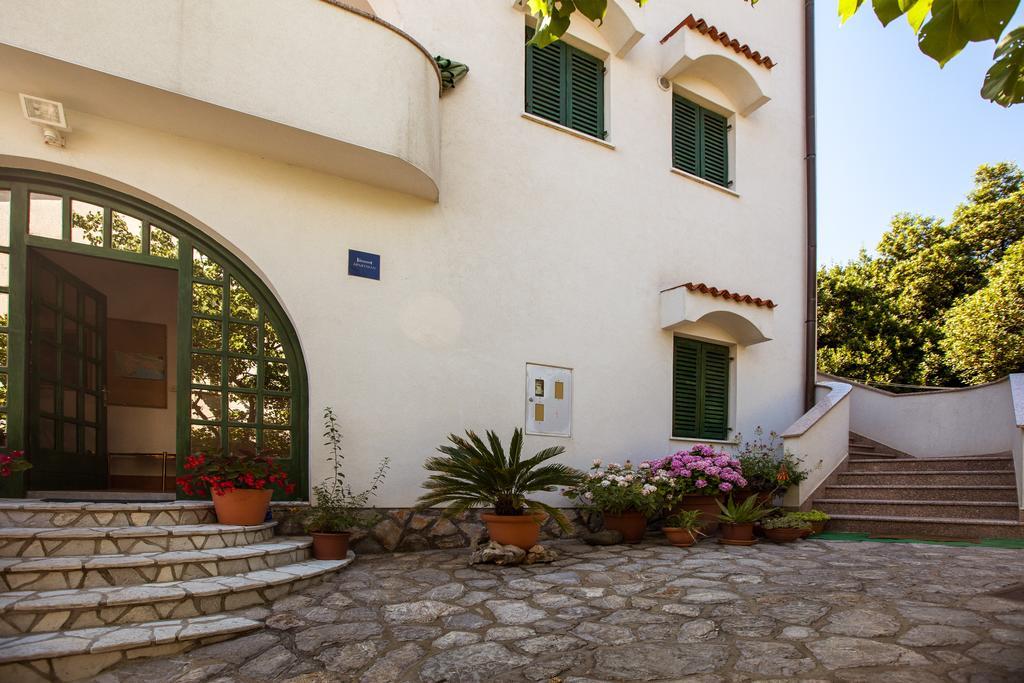 קרק Apartments Delfin מראה חיצוני תמונה